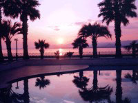 ホテルプールサイドから見る浜名湖の夕景